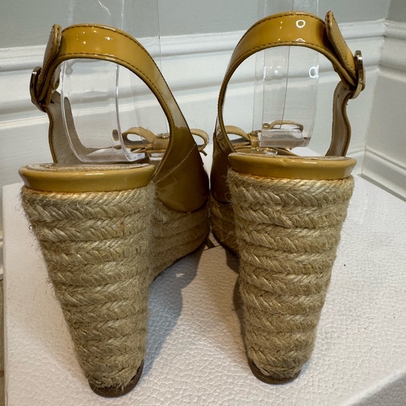 Classic DIOR Espadrilles That Will Be Staple In Your Closet! - Picture 5 of 7
